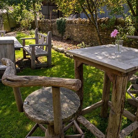 Kings Arms Hotel Bradford-On-Avon Buitenkant foto