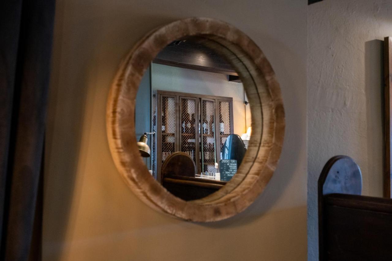 Kings Arms Hotel Bradford-On-Avon Buitenkant foto
