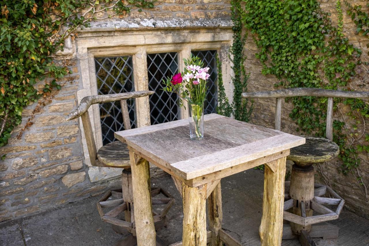 Kings Arms Hotel Bradford-On-Avon Buitenkant foto
