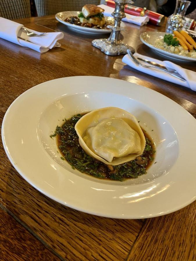 Kings Arms Hotel Bradford-On-Avon Buitenkant foto